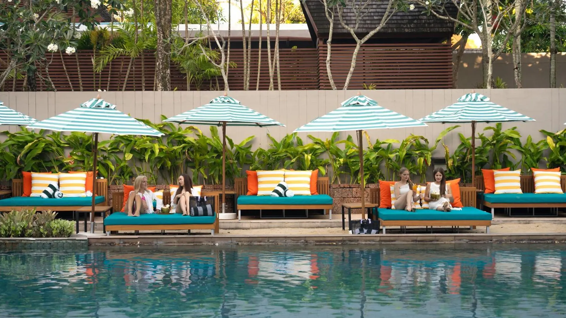 Resort Avani Plus Mai Khao Phuket Suites